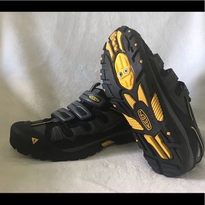 Men’s Keen waterproof shoes